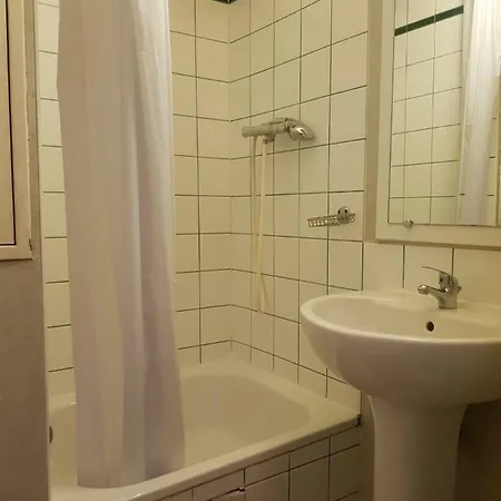 Man's Apartman Saint-Denis